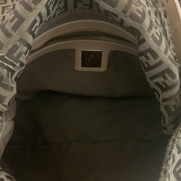 Fendi Zucca Shoulde bag/ Tan color - Picture 6 of 8